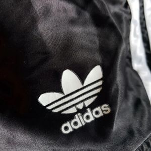 Adidas 90s (silky) soccer shorts